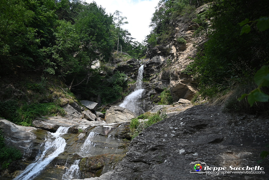 VBS_2853 - Novalesa - Abbazia. Parrocchia. Cascata del Rio Bard.jpg